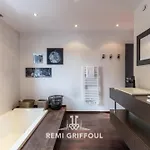 The Cosmopolitan Architect Design With Rooftop Jacuzzi 8 Guests Дом отдыха