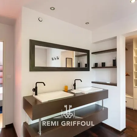 The Cosmopolitan Architect Design With Rooftop Jacuzzi 8 Guests Holiday home