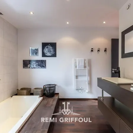 The Cosmopolitan Architect Design With Rooftop Jacuzzi 8 Guests Holiday home
