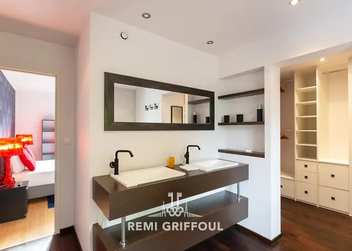 The Cosmopolitan Architect Design With Rooftop Jacuzzi 8 Guests Dom wakacyjny