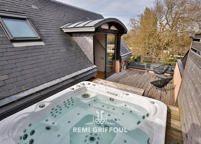 Dom wakacyjny The Cosmopolitan Architect Design With Rooftop Jacuzzi 8 Guests *