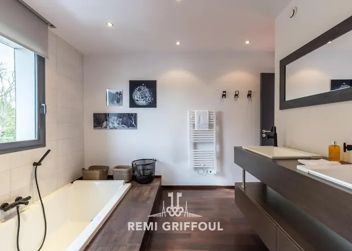 The Cosmopolitan Architect Design With Rooftop Jacuzzi 8 Guests Dom wakacyjny